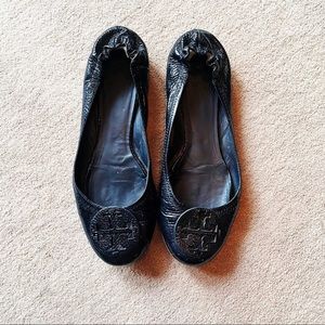 Tory Burch Classic Revas in Dark Navy Patent Leather
